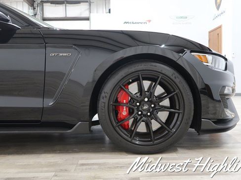 Used 2019 Ford Mustang Shelby GT350 w/ Technology Package RWD image 24