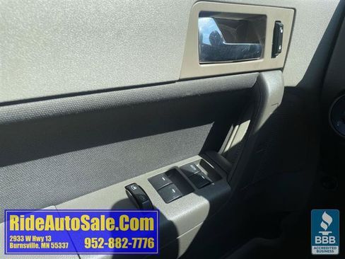 Used 2010 Ford Focus SES FWD image 33