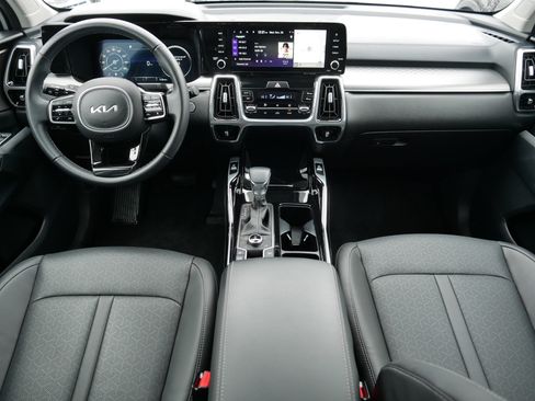 Certified 2023 Kia Sorento SX image 10