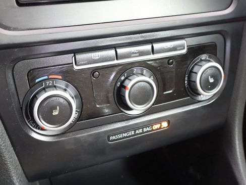 Used 2010 Volkswagen Jetta TDI FWD image 40