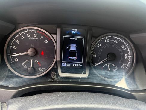 Used 2021 Toyota Tacoma TRD Off-Road AWD/4WD image 10