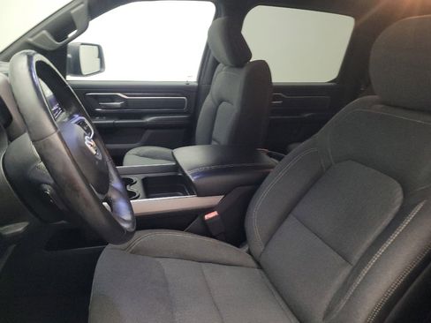 Used 2023 GMC Terrain SLT image 17