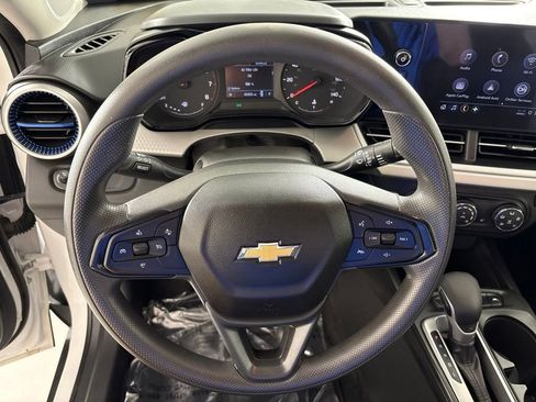 Used 2024 Chevrolet Trax LS w/ LS Convenience Package FWD image 27