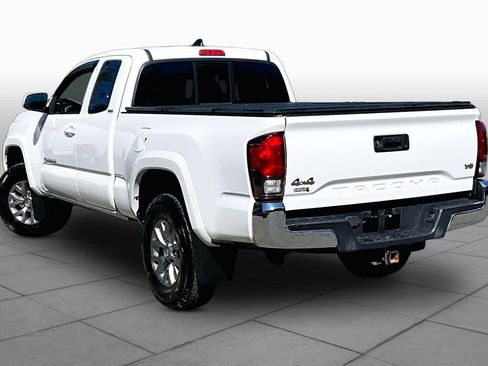Certified 2019 Toyota Tacoma SR5 AWD/4WD image 12