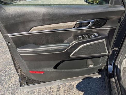 Used 2022 Kia Telluride EX w/ EX Premium Package image 10