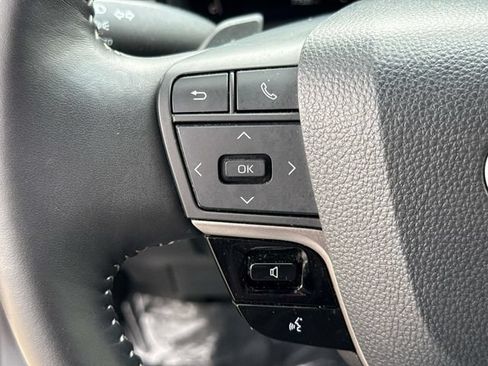 Used 2025 Toyota Camry SE FWD image 24