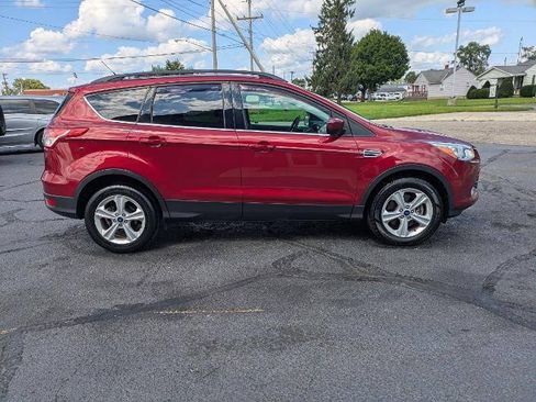 Used 2016 Ford Escape SE w/ Equipment Group 201A AWD/4WD image 6