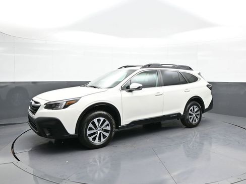 Used 2022 Subaru Outback Premium image 10