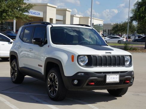 Used 2023 Jeep Renegade Trailhawk image 4