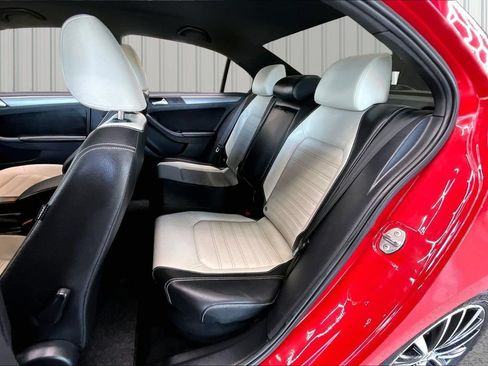Used 2017 Volkswagen Jetta Sport FWD image 21