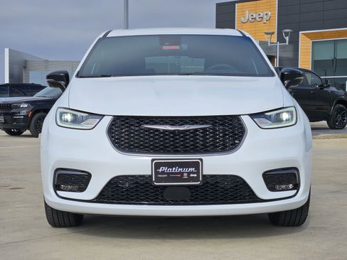 New 2026 Chrysler Pacifica Select image 6