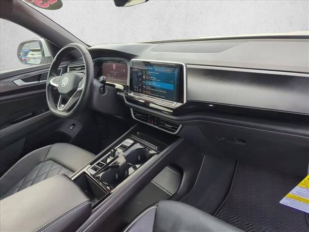 Used 2025 Volkswagen Atlas Cross Sport SEL Premium R-Line AWD/4WD image 24