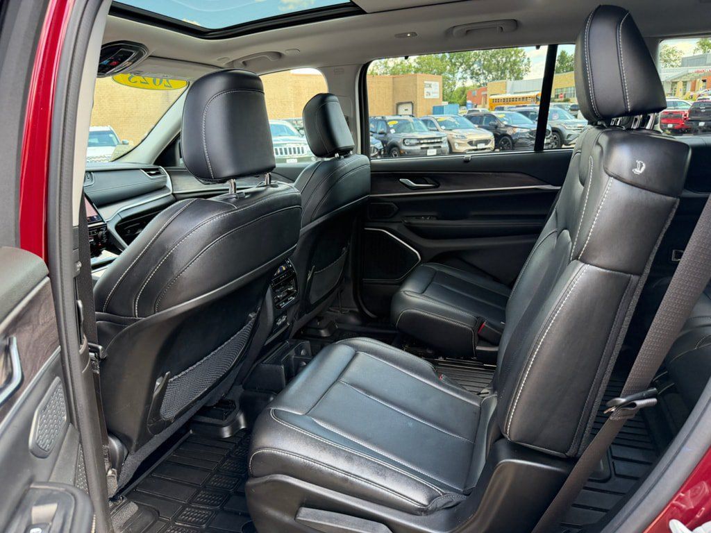 Used 2023 Jeep Grand Cherokee L Limited w/ Luxury Tech Group II AWD/4WD image 9