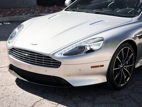 Used 2016 Aston Martin DB9 GT image 9