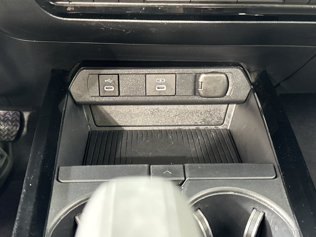 Used 2024 Toyota Prius XLE FWD image 21