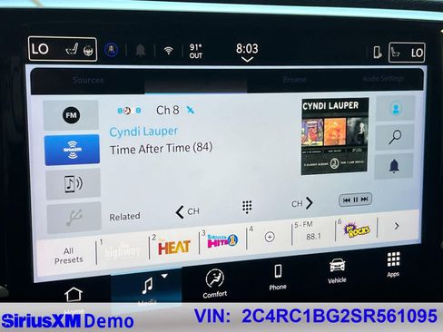 Used 2025 Chrysler Pacifica Select FWD image 32