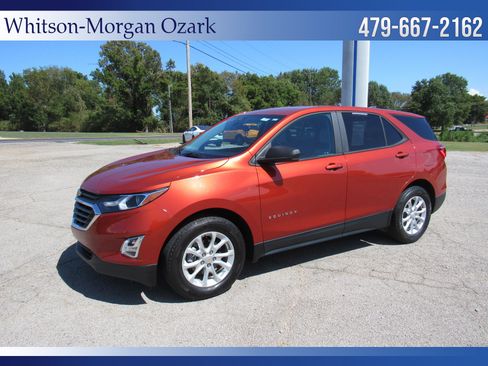 Used 2020 Chevrolet Equinox LS w/ LS Convenience Package FWD image 4
