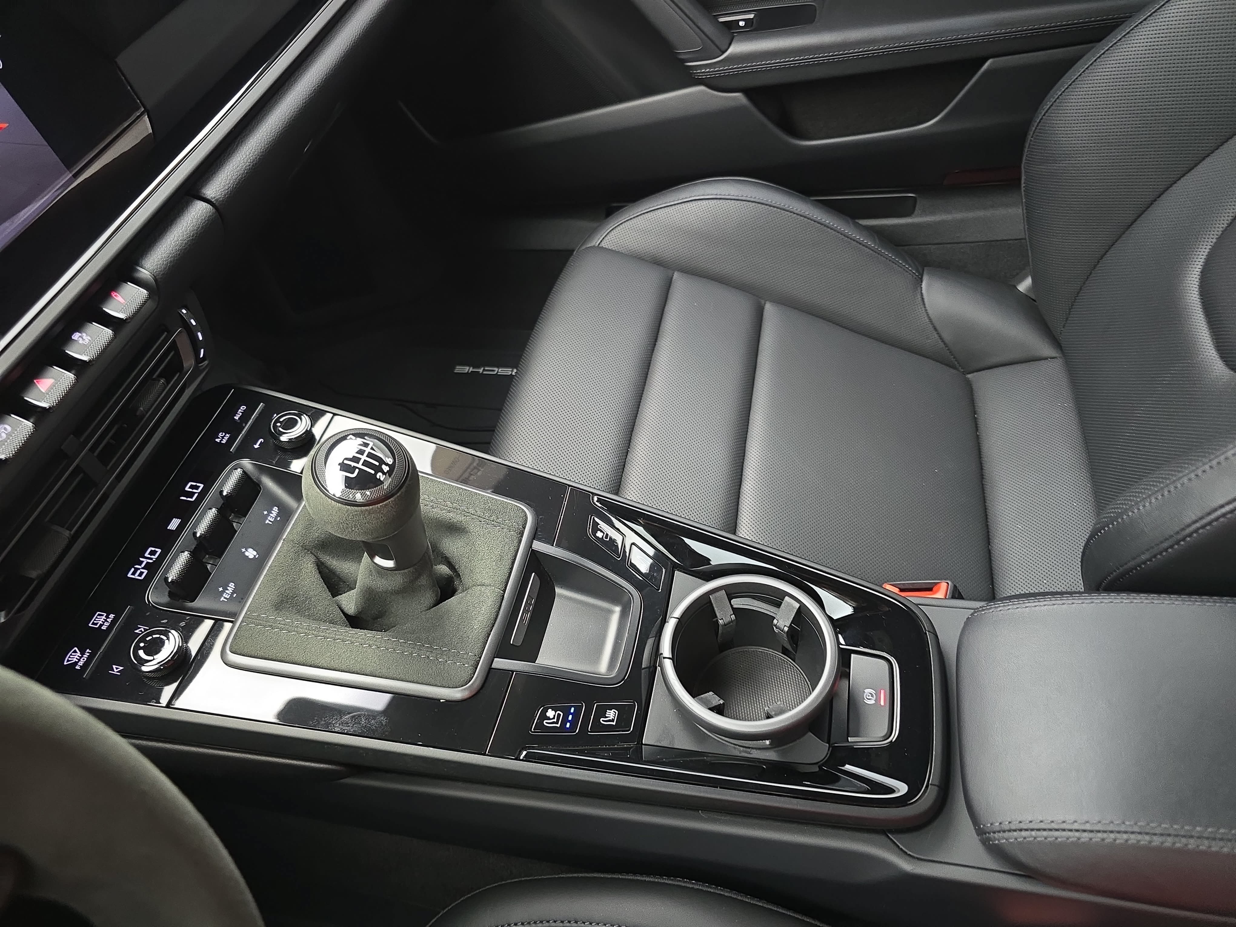 Certified 2023 Porsche 911 Carrera T RWD image 26