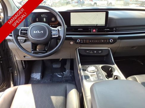 Used 2025 Kia Carnival LXS FWD image 34