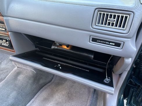 Used 1993 Chrysler LeBaron Landau FWD image 23