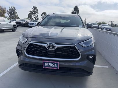 Used 2023 Toyota Highlander XLE