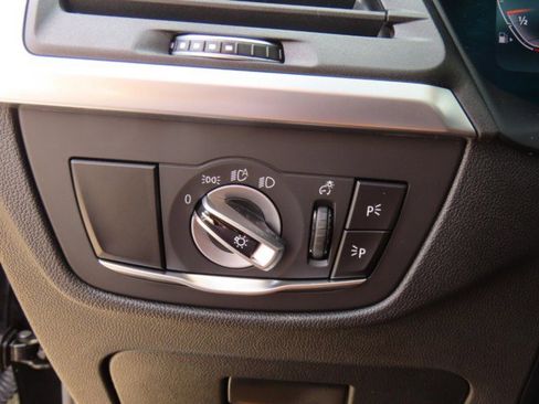 Used 2024 BMW X3 sDrive30i w/ Premium Package image 25