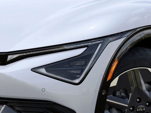 New 2025 Kia EV6 Light w/ Light LR Technology Package image 11
