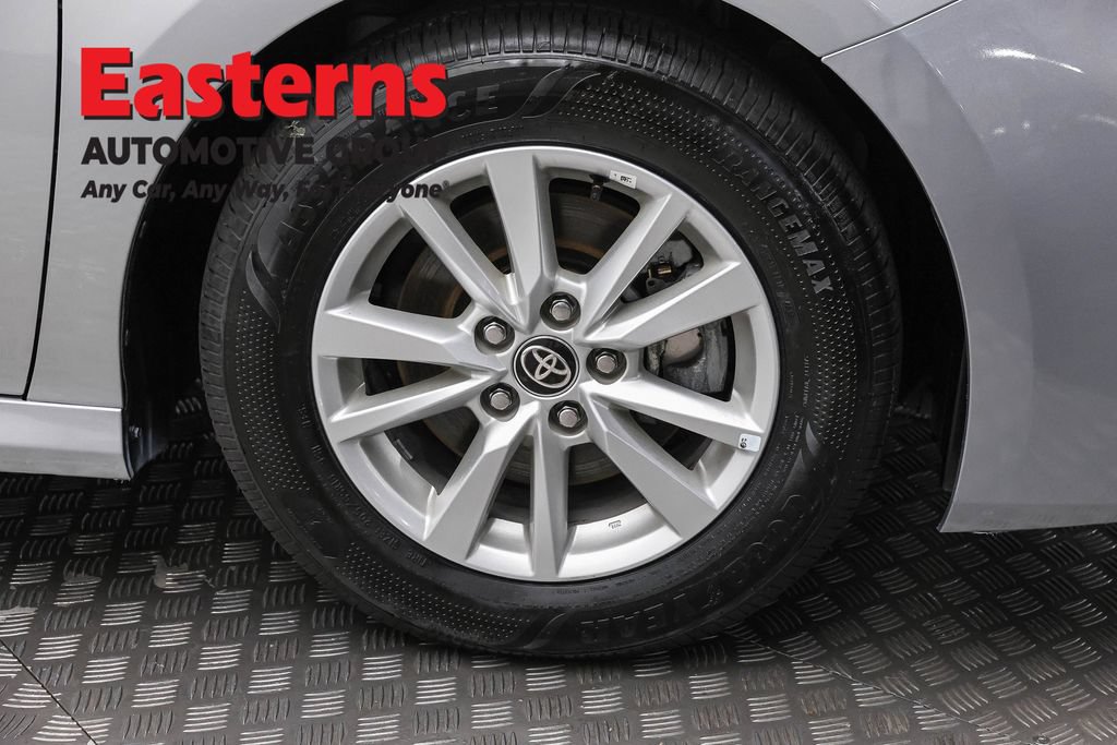 Used 2025 Toyota Camry LE w/ Convenience Package FWD image 33