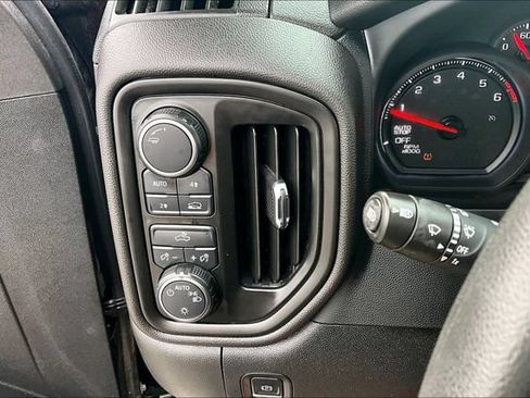Used 2023 Chevrolet Silverado 1500 Custom AWD/4WD image 16