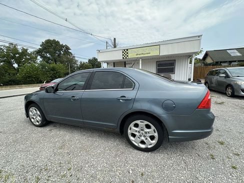 Used 2011 Ford Fusion SE FWD image 3