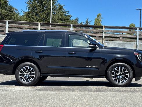 Certified 2025 Ford Expedition Platinum AWD/4WD image 4