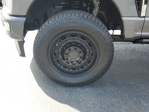 Certified 2023 Ford F250 Platinum image 5