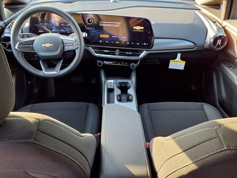 New 2026 Chevrolet Equinox EV LT image 10