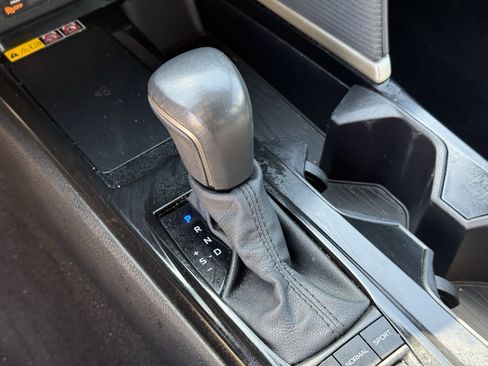 Used 2025 Toyota Camry SE image 24