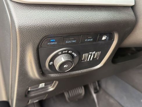 Used 2022 Jeep Grand Cherokee Trailhawk w/ Advanced Protech Group II image 18