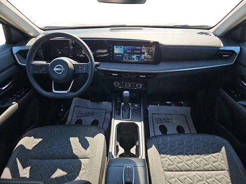 Used 2025 Nissan Kicks SV FWD image 13