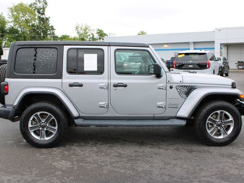 Used 2020 Jeep Wrangler Unlimited Sahara AWD/4WD image 11