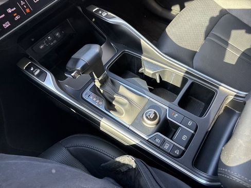 Used 2024 Kia Sorento EX image 30