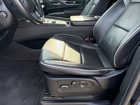 Used 2023 Cadillac Escalade Sport AWD/4WD image 16