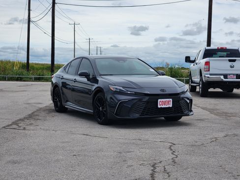 Used 2025 Toyota Camry SE w/ Multimedia Upgrade Package FWD image 3