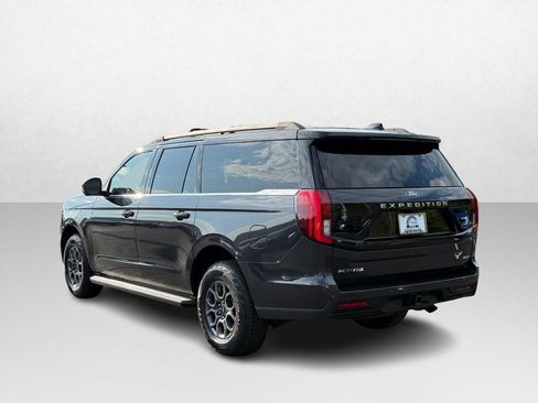 Used 2025 Ford Expedition Max Active AWD/4WD image 4