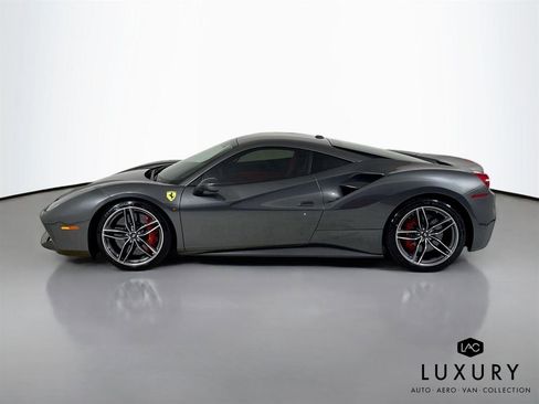 Used 2018 Ferrari 488 GTB image 9