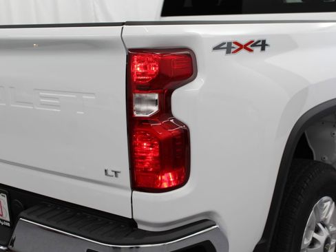 Used 2026 Chevrolet Silverado 2500 LT AWD/4WD image 13