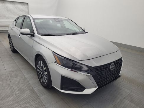 Used 2023 Nissan Altima 2.5 SV image 13