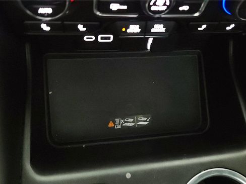 Used 2023 Chevrolet Tahoe Z71 w/ Luxury Package AWD/4WD image 31