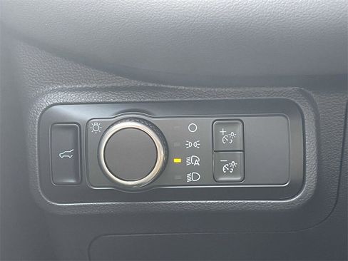 New 2025 Ford Explorer Active image 28