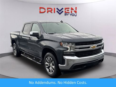 Used 2022 Chevrolet Silverado 1500 LT AWD/4WD image 1