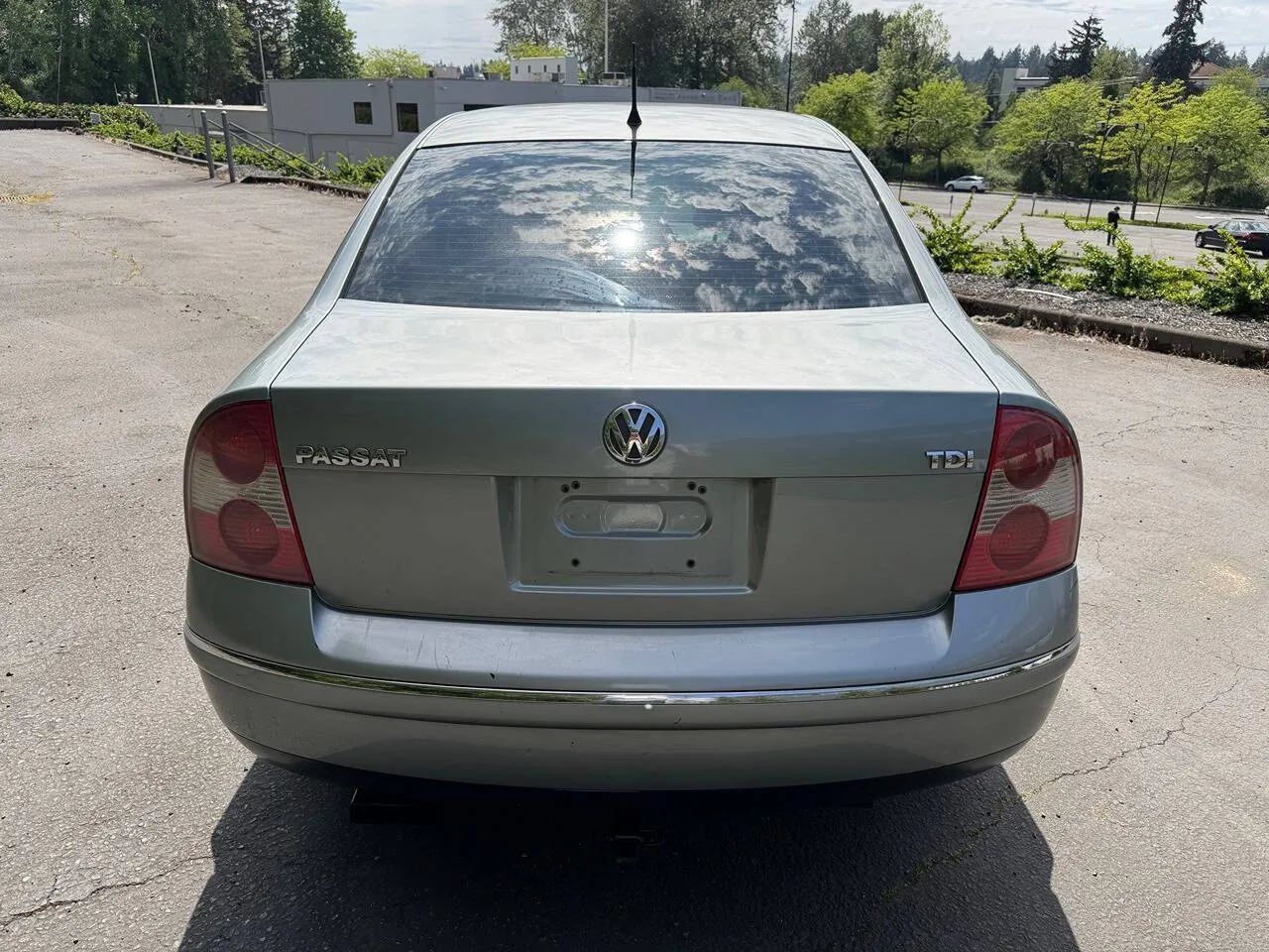 Used 2005 Volkswagen Passat GL FWD image 11