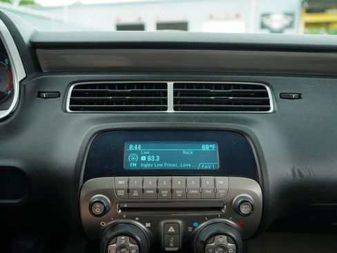 Used 2010 Chevrolet Camaro SS RWD image 11