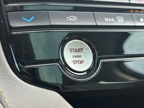 Used 2018 Jaguar F-PACE R-Sport image 23